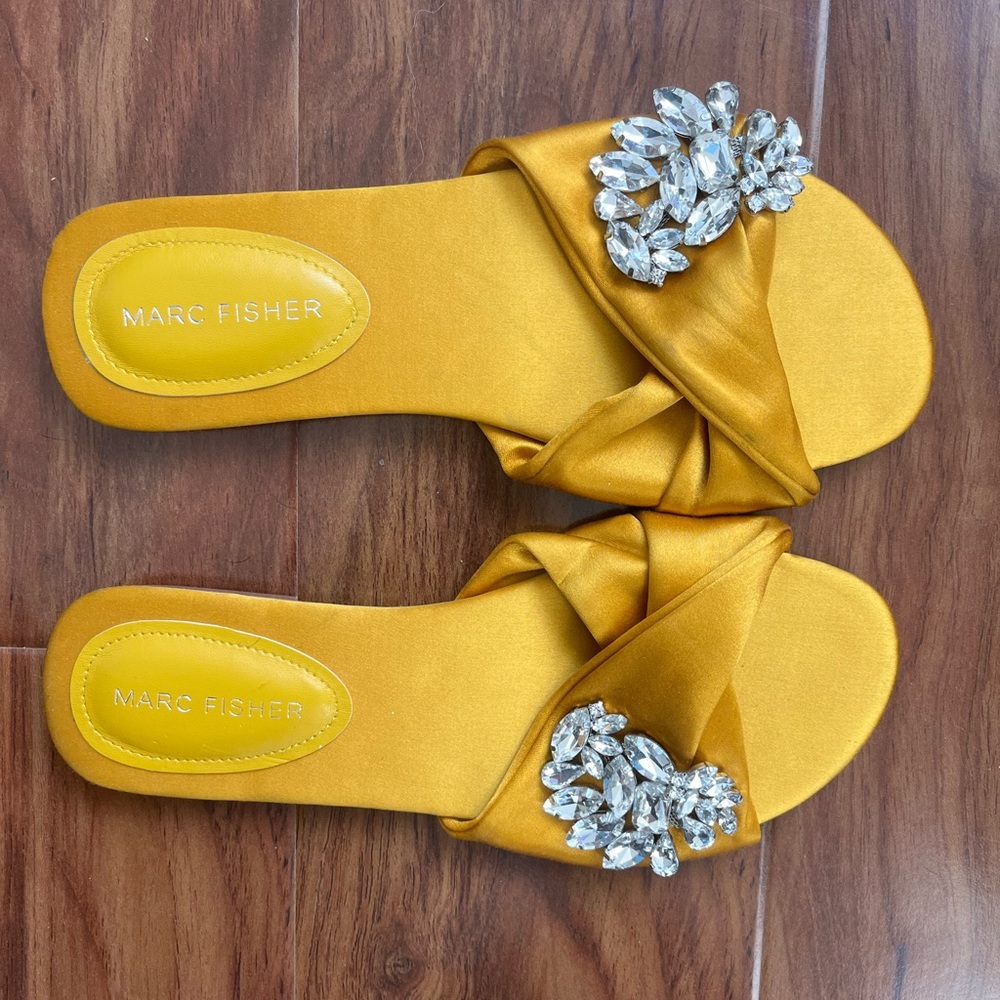 Marc Fisher Gallery Sandals mustard yellow Satin size 6 never worn